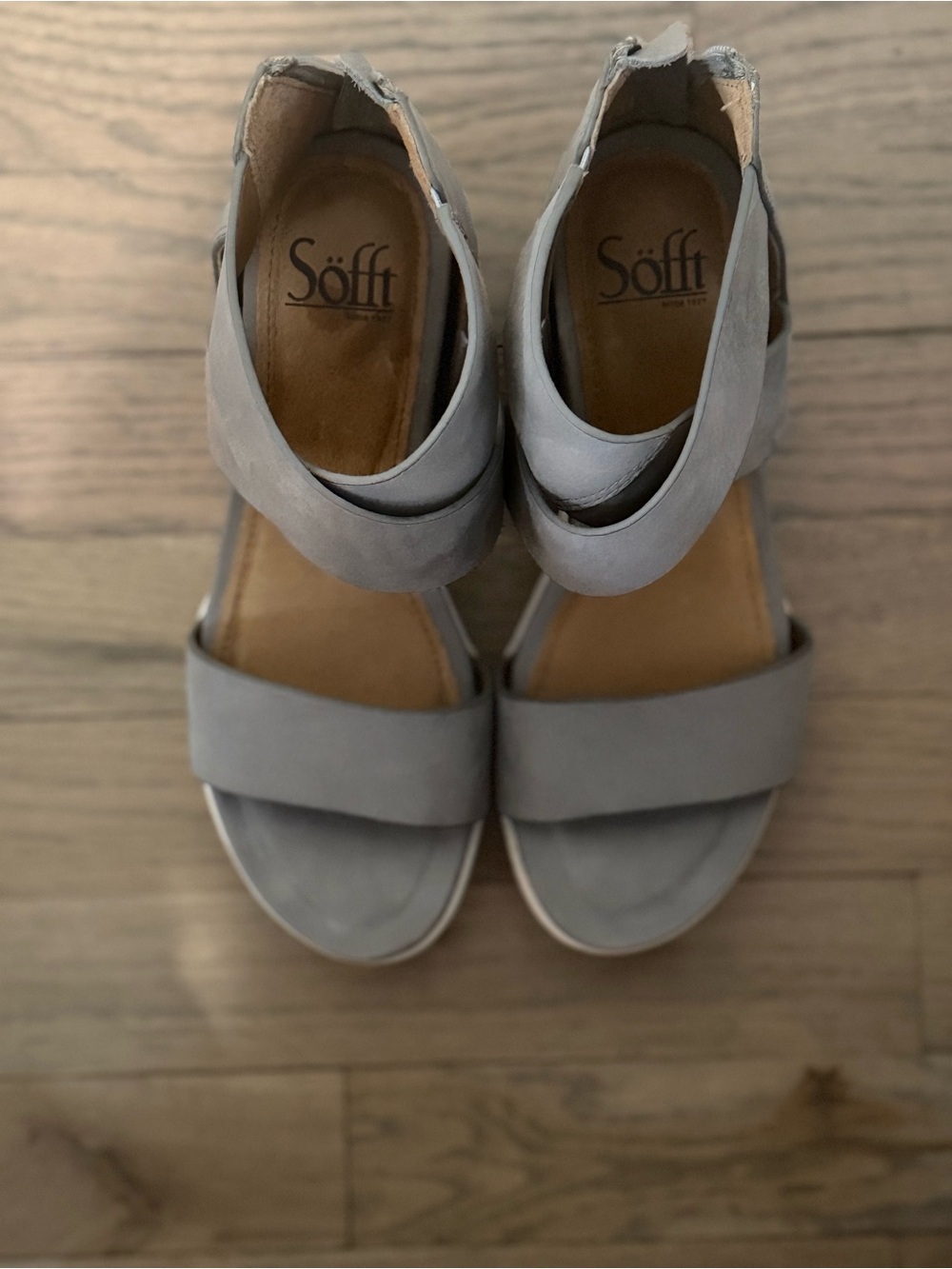 Sofft leather wedge sandals. Grey. Size 6.5